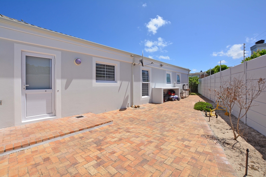 3 Bedroom Property for Sale in Sunningdale Western Cape